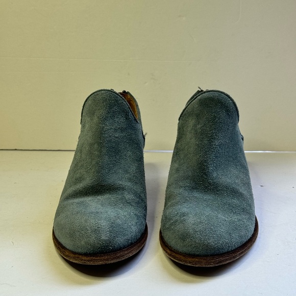 Frye Women's Carson Shootie Ankle Boot - Picture 4 of 9